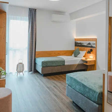 Bed & Breakfast & Garni