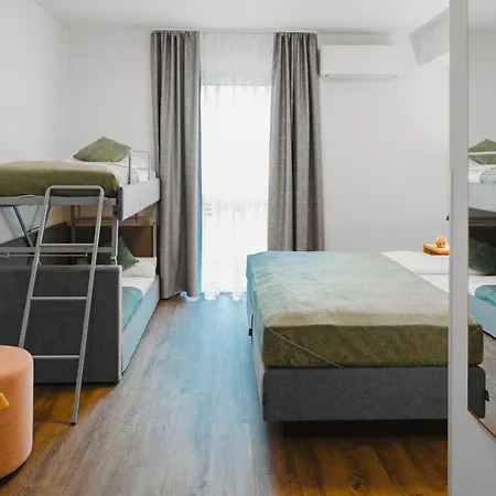 Couette-café & Garni 3*
