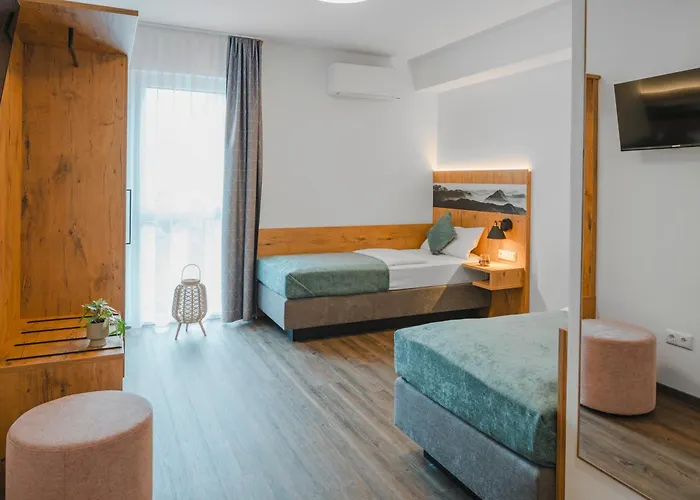 Bed & Breakfast & Garni